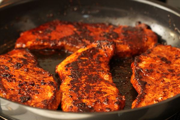 Paprikaschnitzel med peberfrugt og ris