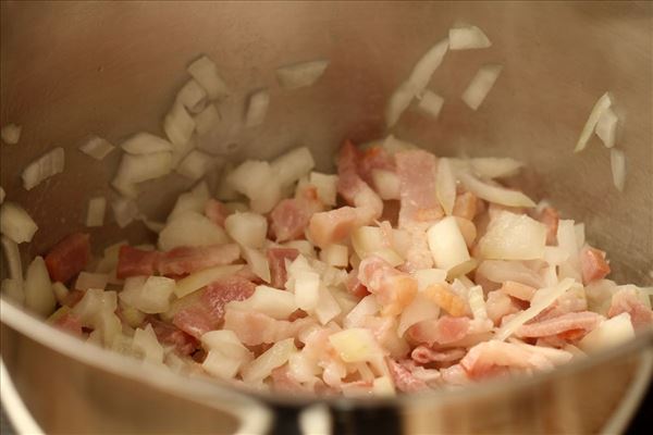 Spansk bondesuppe med kartofler og chili