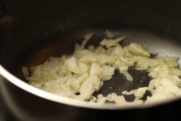 Pasta med spinat og revet parmesan