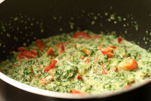 Pasta med spinat og revet parmesan