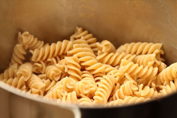 Pasta med spinat og revet parmesan