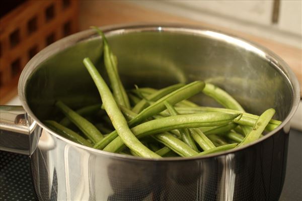 Gratinerede koteletter med frisk pasta