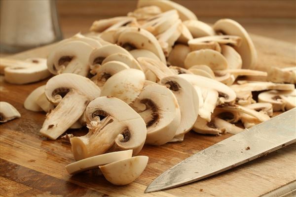 Svinemørbrad med champignonsovs og kartofler