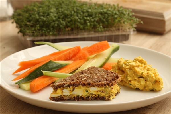 DDV Æggesandwich med grøntsagsstænger