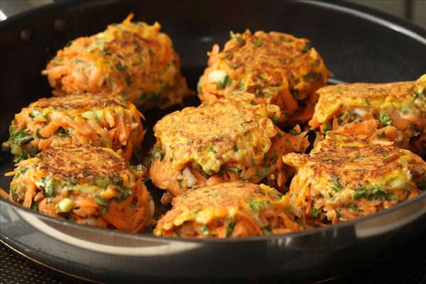 Gulerodsfrikadeller med krydderurter