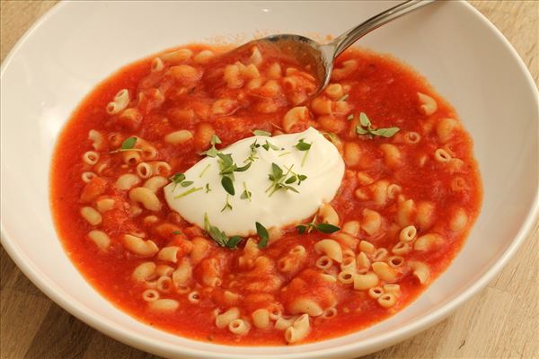 Tomatsuppe med pasta