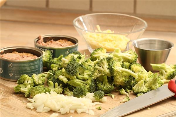 Fuldkornspasta med tun og broccoli