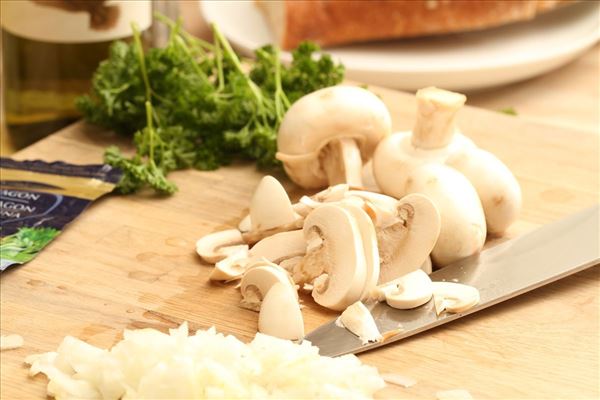 Kalveschnitzler med frisk pasta og champignon