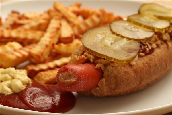 Pomfritter og hotdog