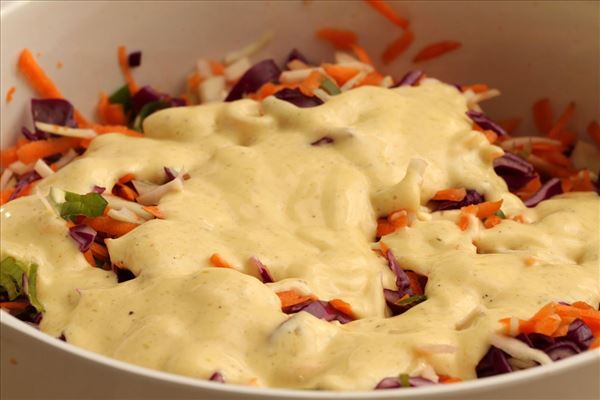 Coleslaw med to slags kål