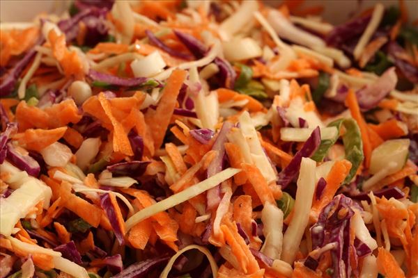 Coleslaw med to slags kål