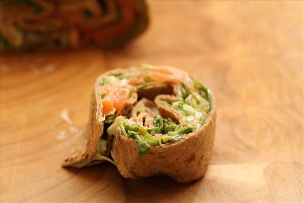 Wraps med røget laks