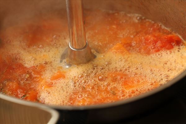 Gulerodssuppe med krydderurter