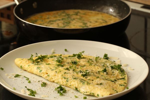 Omelet med parmesanost