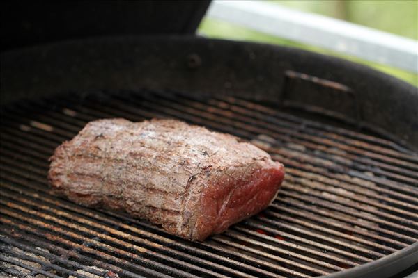 Grillet roastbeef med avocadokartoffelsalat