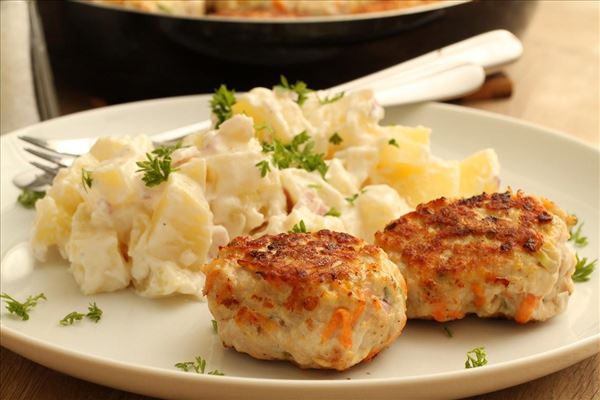 Kartoffelsalat med kalkunfrikadeller