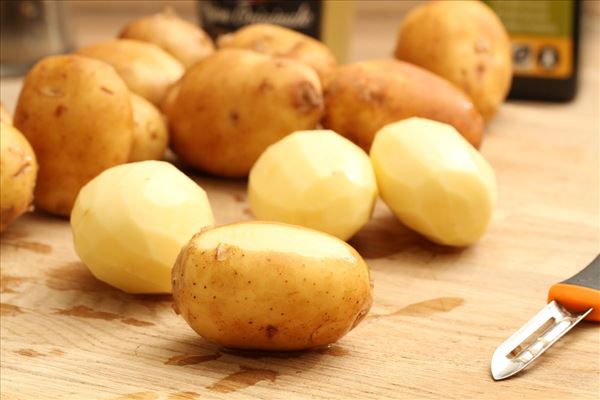 Kartoffelsalat med kalkunfrikadeller