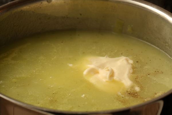 Persillerodssuppe med porre og kartoffel