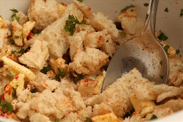 Gratineret farsfad med chili og persille