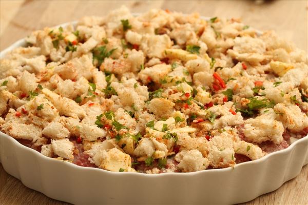 Gratineret farsfad med chili og persille