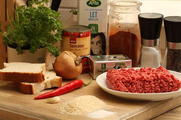 Gratineret farsfad med chili og persille