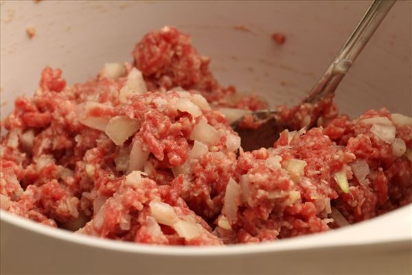 Gratineret farsfad med chili og persille