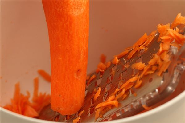 Sundere gulerodskage med kanel og mandelmel