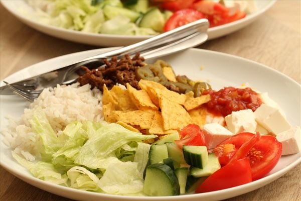 Taco salat med ris og hakket oksekød